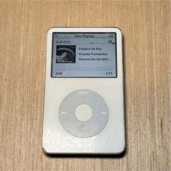 iPod Model:A1136 5thGen 30GB White Tested Good w/5319-Songs-Charg Read Info Blw
