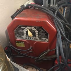 Lincoln Electric  225AMP