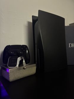 ps5 with controller and monitor