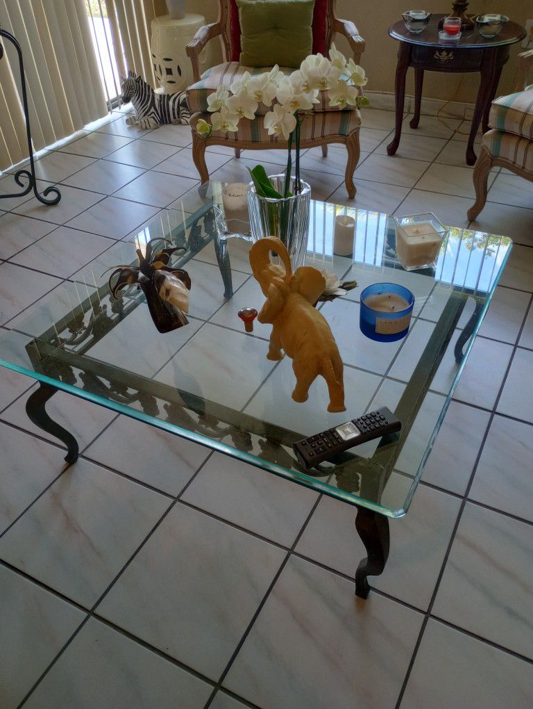 FREE!!! MOVING MUST GO!! Glass Coffee Table & End Table 