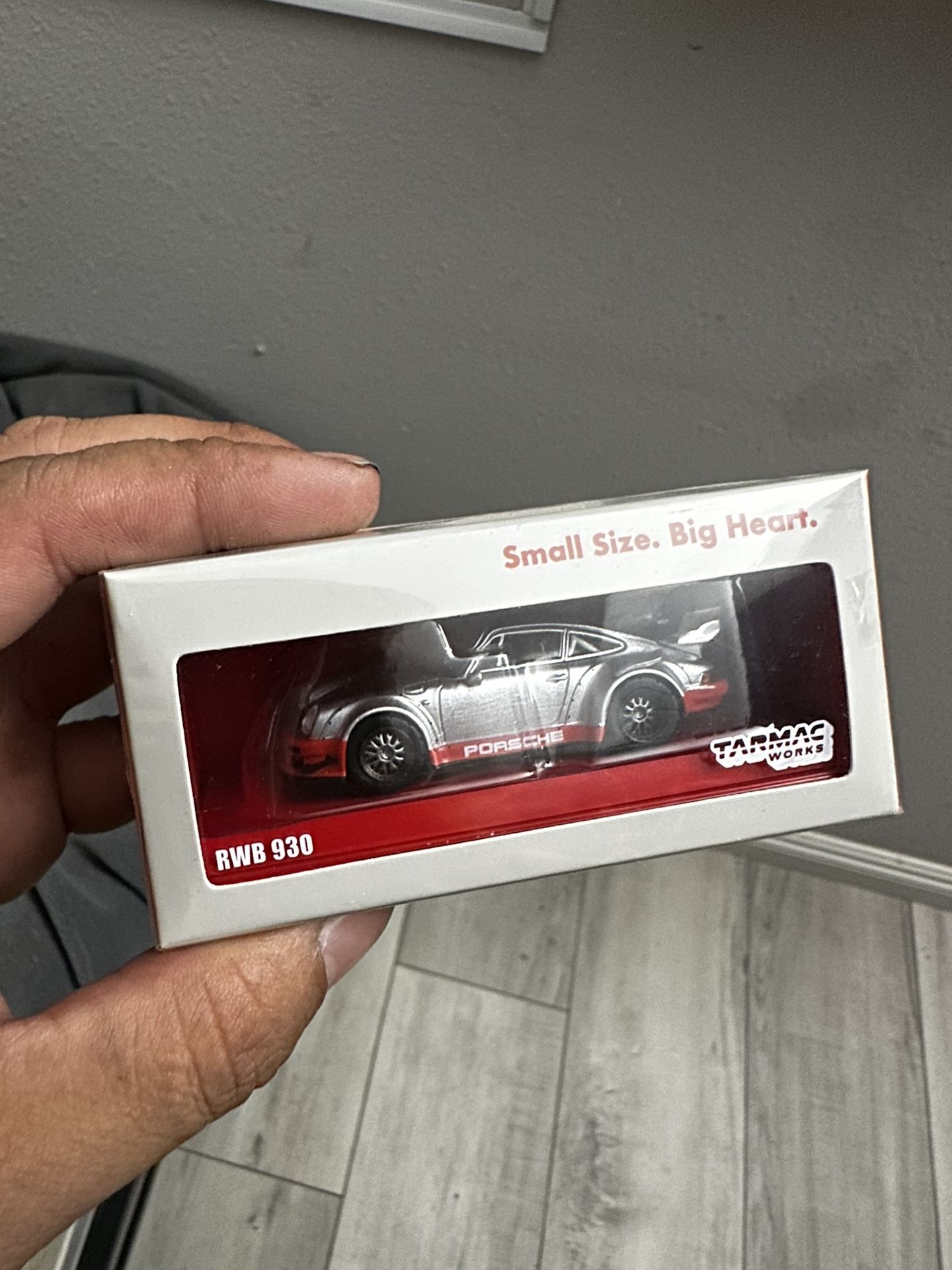 1:64 tarmac works rwb china container