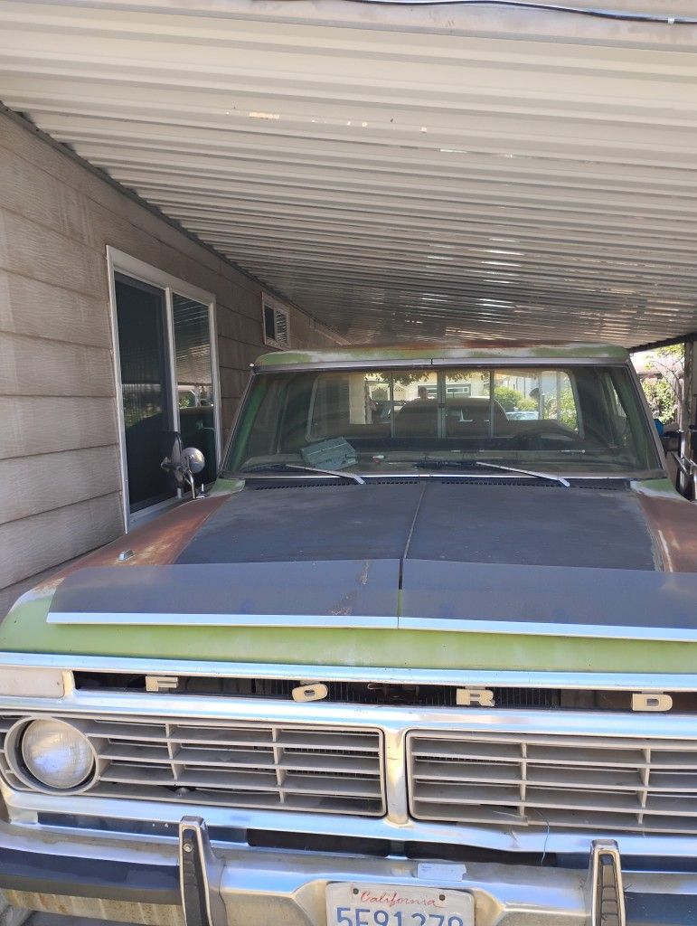 1973 Ford F250 Explorer Pick Up