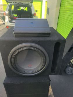 UNA BOCINA Y AMPLIFIER