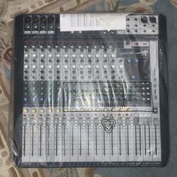 Soundcraft Signature 16 Analog Mixer