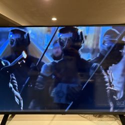 42” TV & DVD Player 