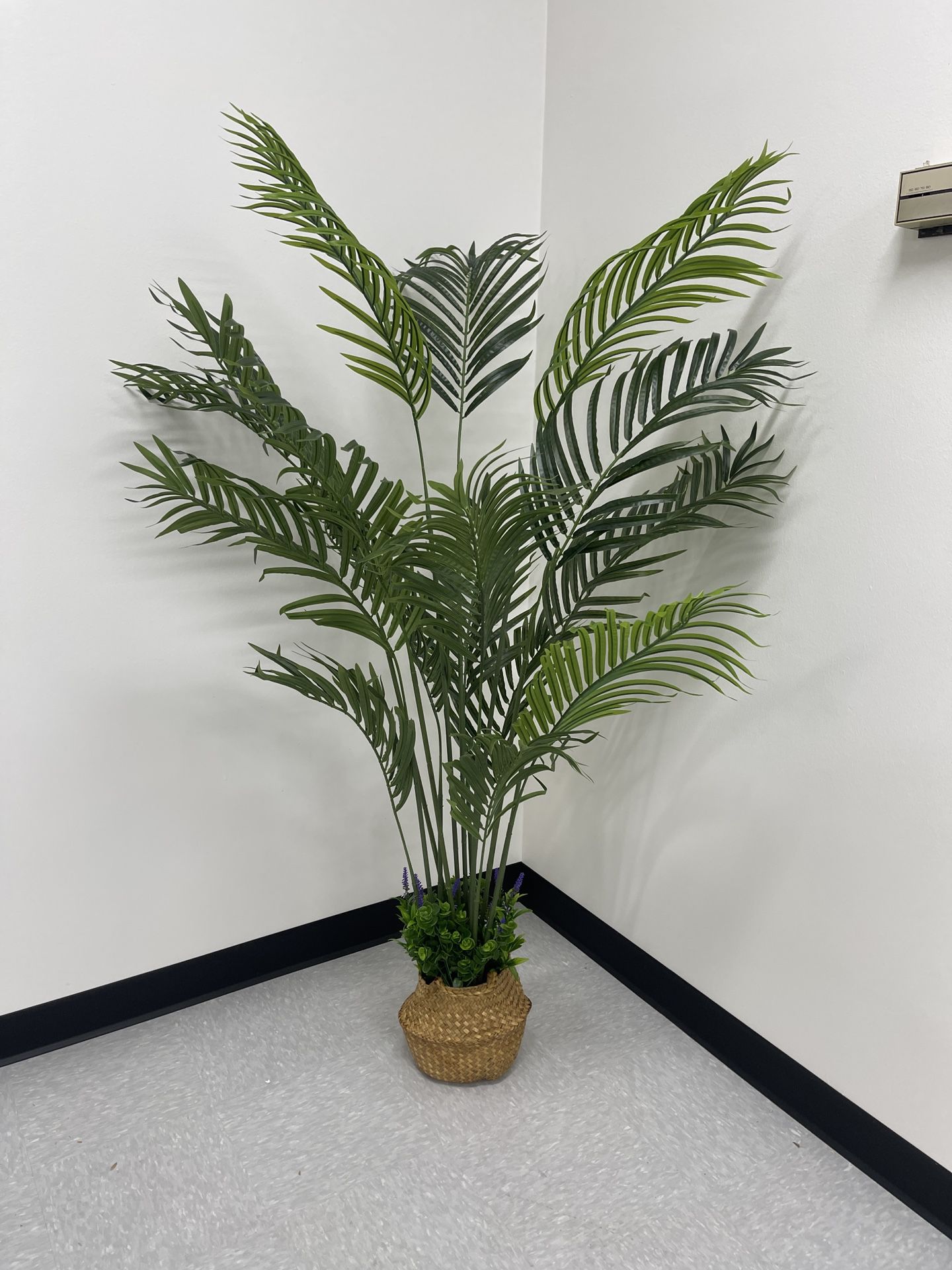 Artificial Areca Palm Tree 5Feet Fake Tropical Palm Plant and Handmade Seagrass Basket, Perfect Tall Faux Dypsis Lutescens Plants for Entryway Modern 