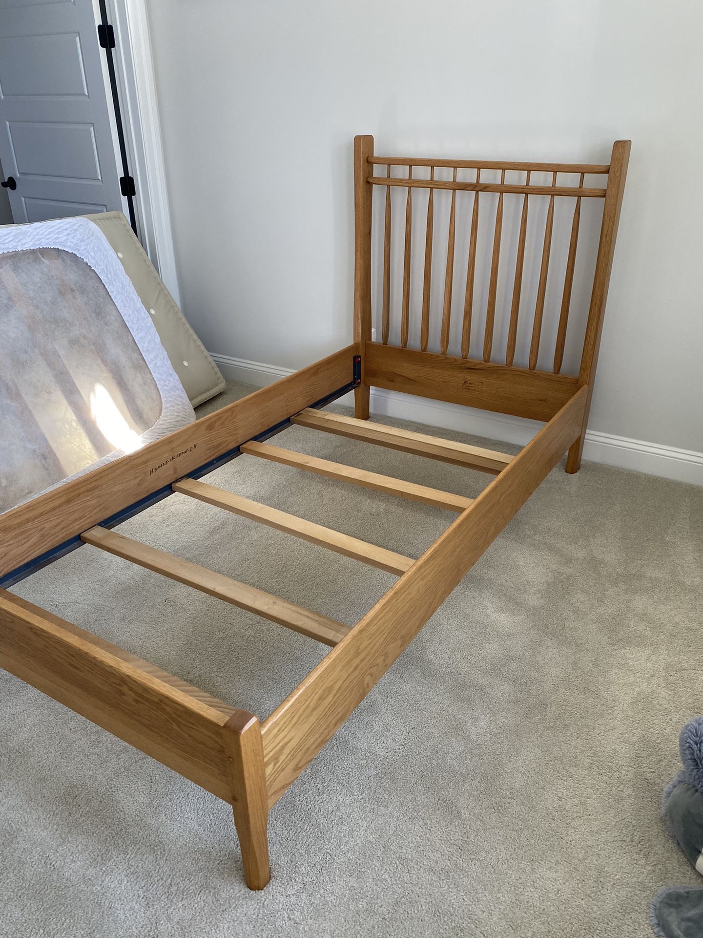 Oak - Twin Bed frame - Hunt Country Furniture (Sells new for $1450)