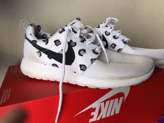 NIKE ROSCHE size 7 Womens