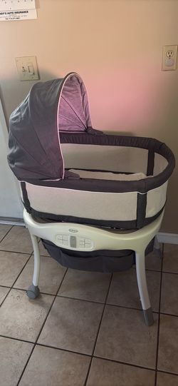 Baby rocking cradle