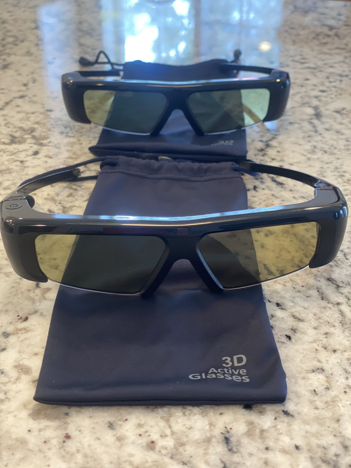 2 Samsung 3-D active glasses 🤓 MOVIE 3D