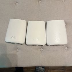 NETGEAR Orbi RBR20 Mesh Router with Two Satellites
