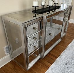 Decorative buffet table