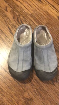 Keen woman slip on size 8
