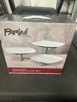 Brand New Serving Plate Set