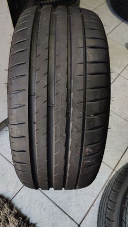 1 llanta Michelin Pilot sport 4 215/40/r/18 85Y 99% de vida año 2025
