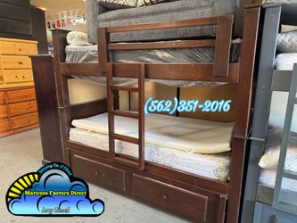 Triple twin brown bunk bed with mattresses colchones nuevos