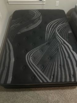 Full mattress black 14 inch