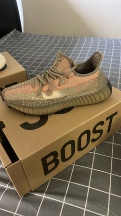Yeezy boost 350 v2. 9.5