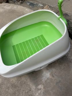 Cat box with pads and pellets