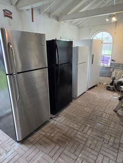 🎉EXCELLENT RUNNING REFRIGERATORS AND FREEZER🎊 PRICES STARTING OUT AT $275. FOR THE WHITE FRIDGE😘 $475. FOR THE BLACK FRIDGE😜 $565.FOR THE STAINLES