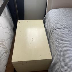 Cedar Hope Chest-very Good Condition!