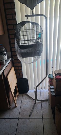 Birdcage with stand excellent condition