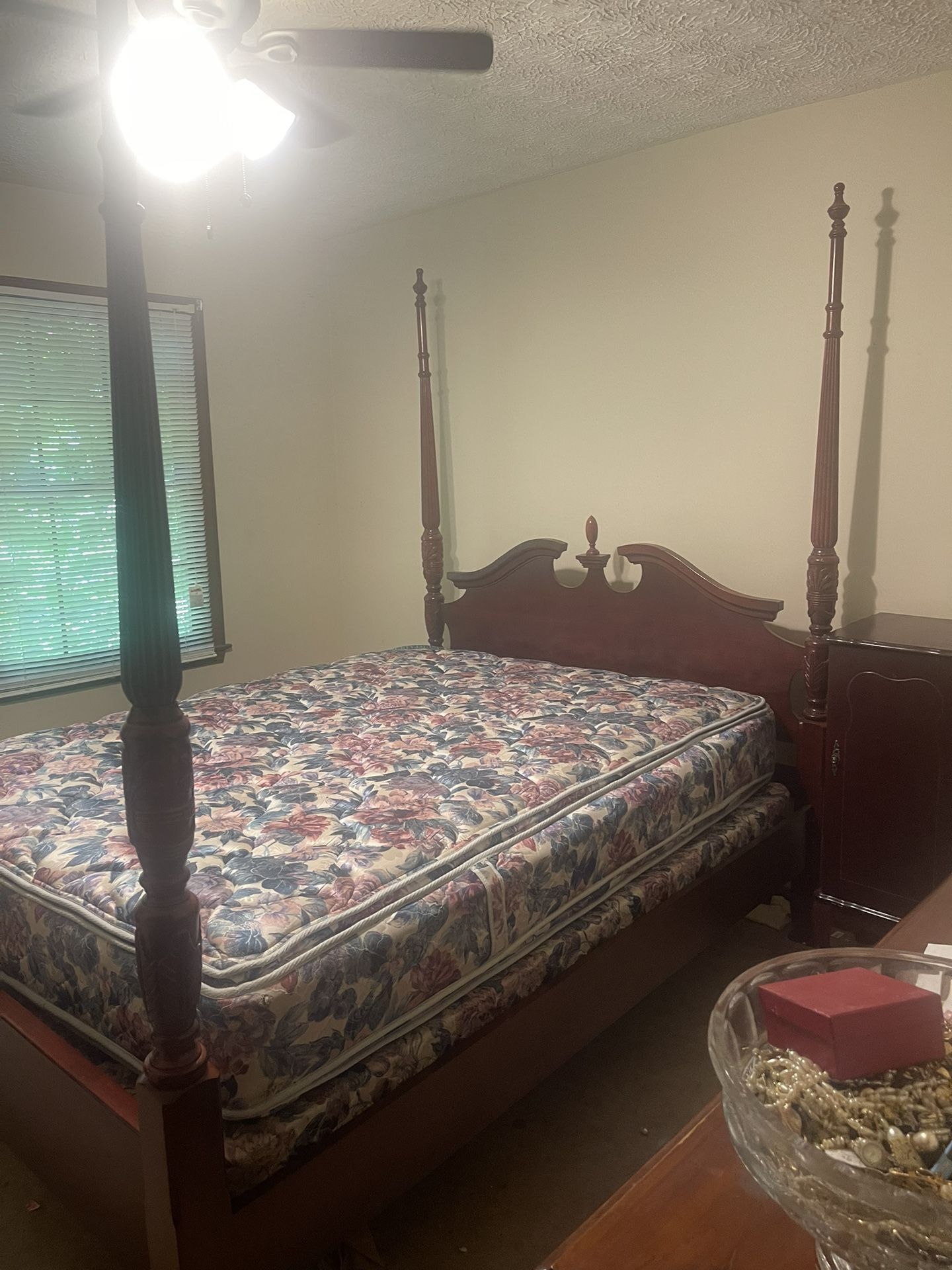 Queen Bedroom Set