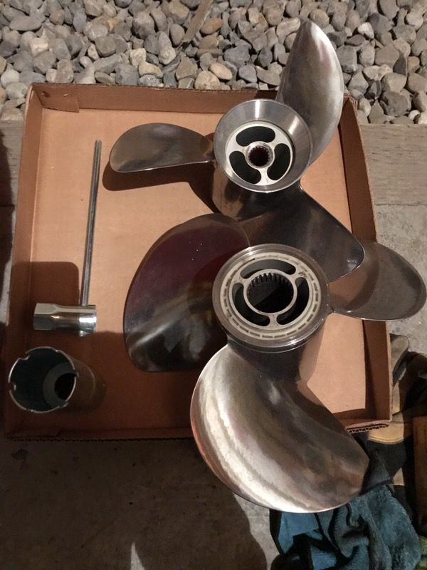 Volvo Penta. Twin prop kit 3851494. Type 4 DuoProp Kit #F4