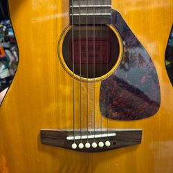 Acoustic Guitar JR