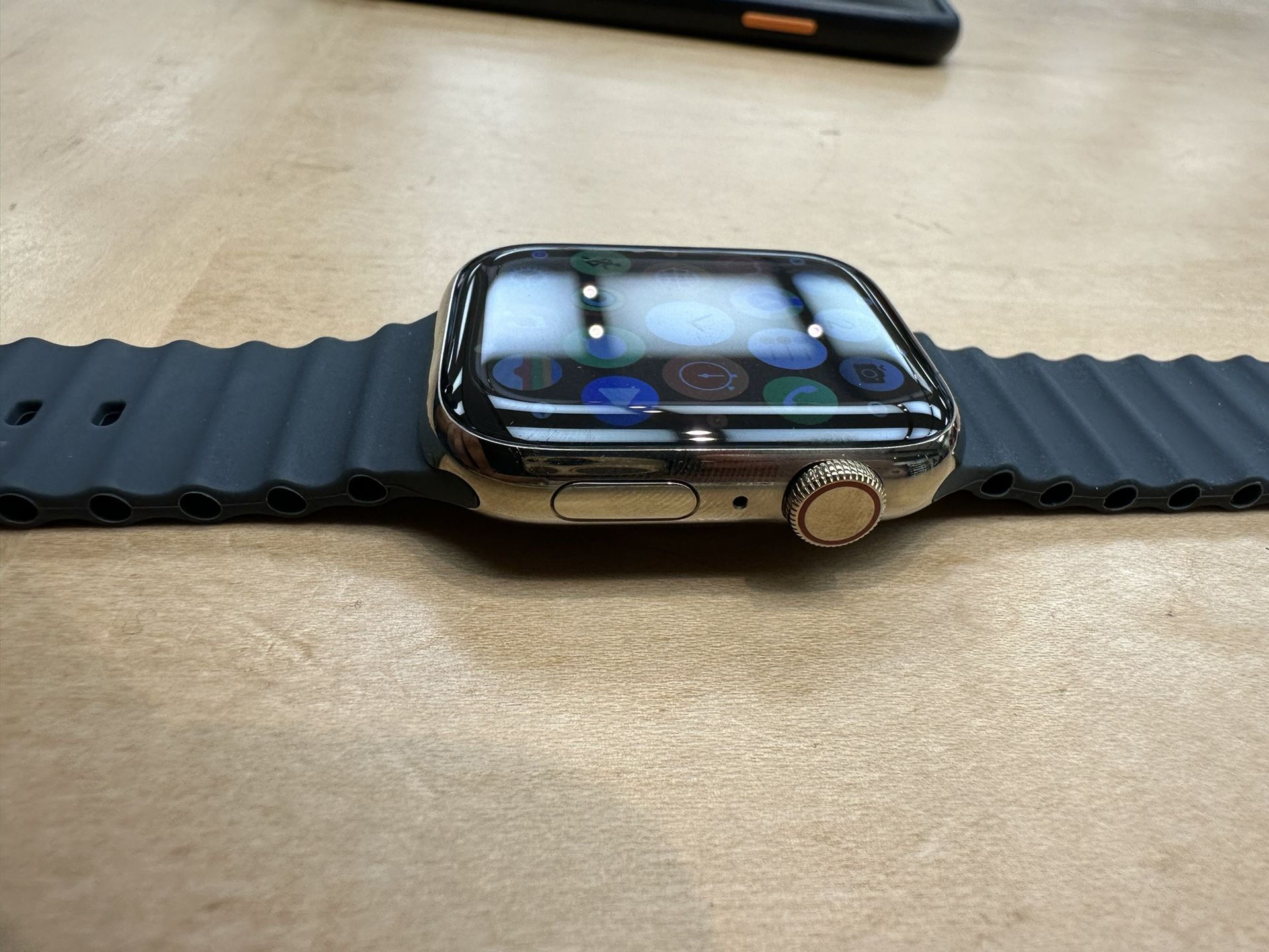 Apple Watch Series 7 Stainless Steel Gold 45mm Smartwatches