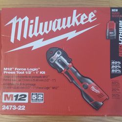 Milwaukee M12 Force Logic Press Tool