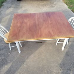 Kids table with 2 chairs