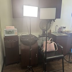 Two Neewer Studio Lights