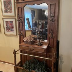 Beautiful Oak Hall Tree w Mirror And Drawer 