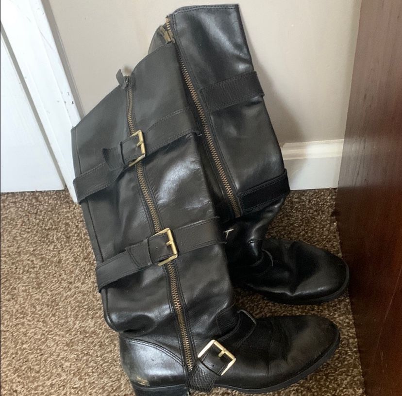 Black Leather Buckle Boots