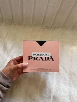 Prada Paradoxe Perfume