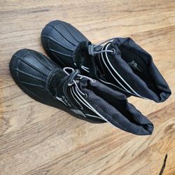 Big Kids Size 6 Snow Boots