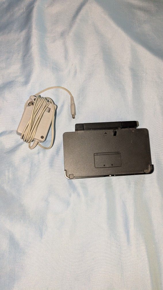 Nintendo 3DS Charging Station + 3DS Power Adapter