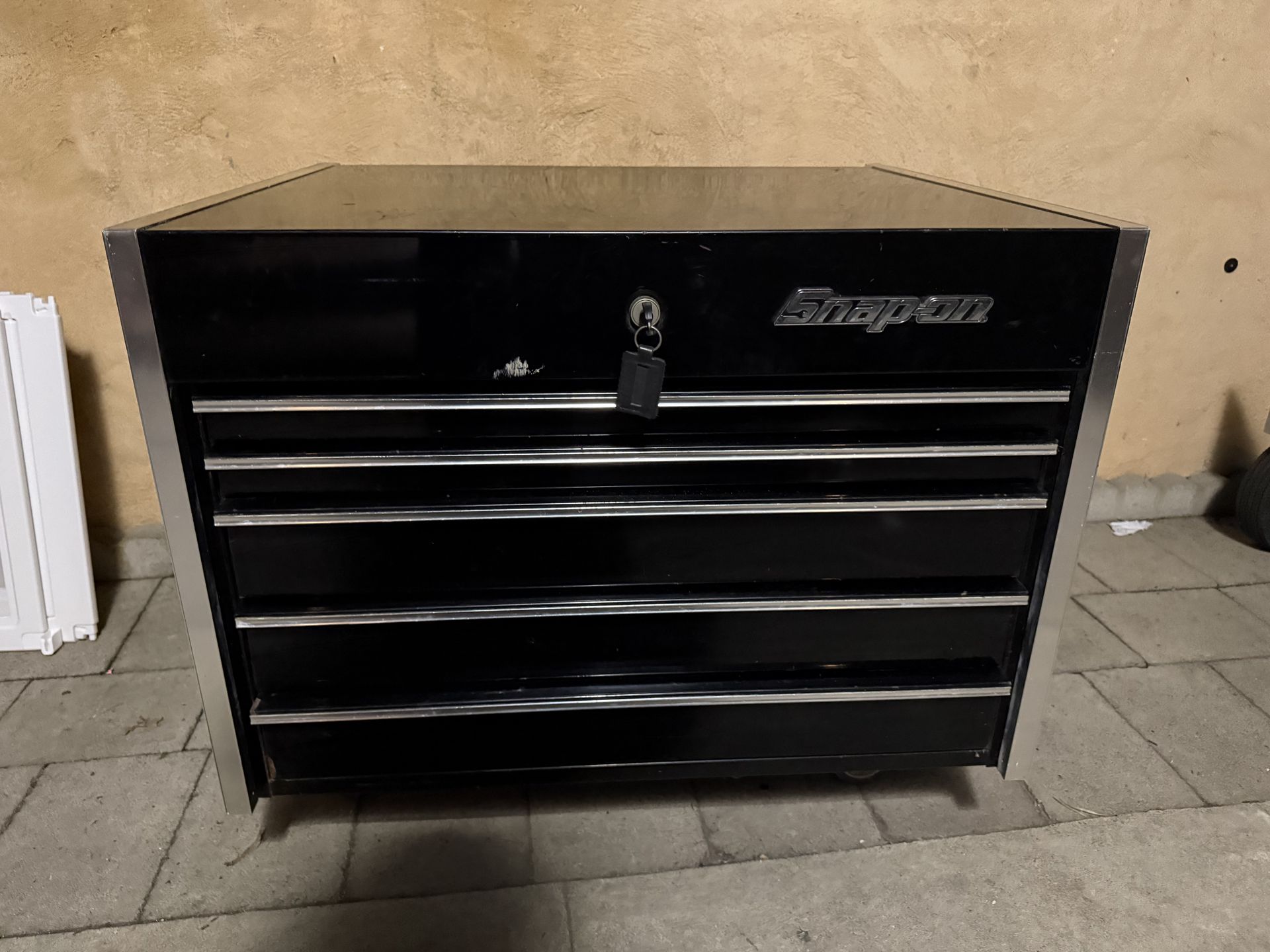 Snap on Tool box for Sale in Bell Gardens, CA - OfferUp