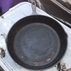 Very nice cast-iron skillet Only $30 Firm