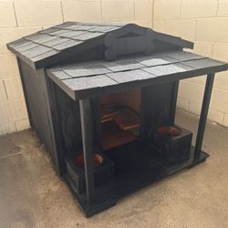 Dog House Like new!