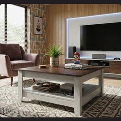 Modern Coffee Table with Storage – Excellent Condition