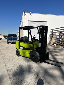 Clark Forklift 