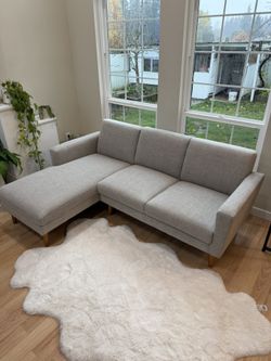 West Elm Sectional Sofa – Like New| FREE DELIVERY