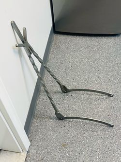 Old school twisted chrome sissy Bar