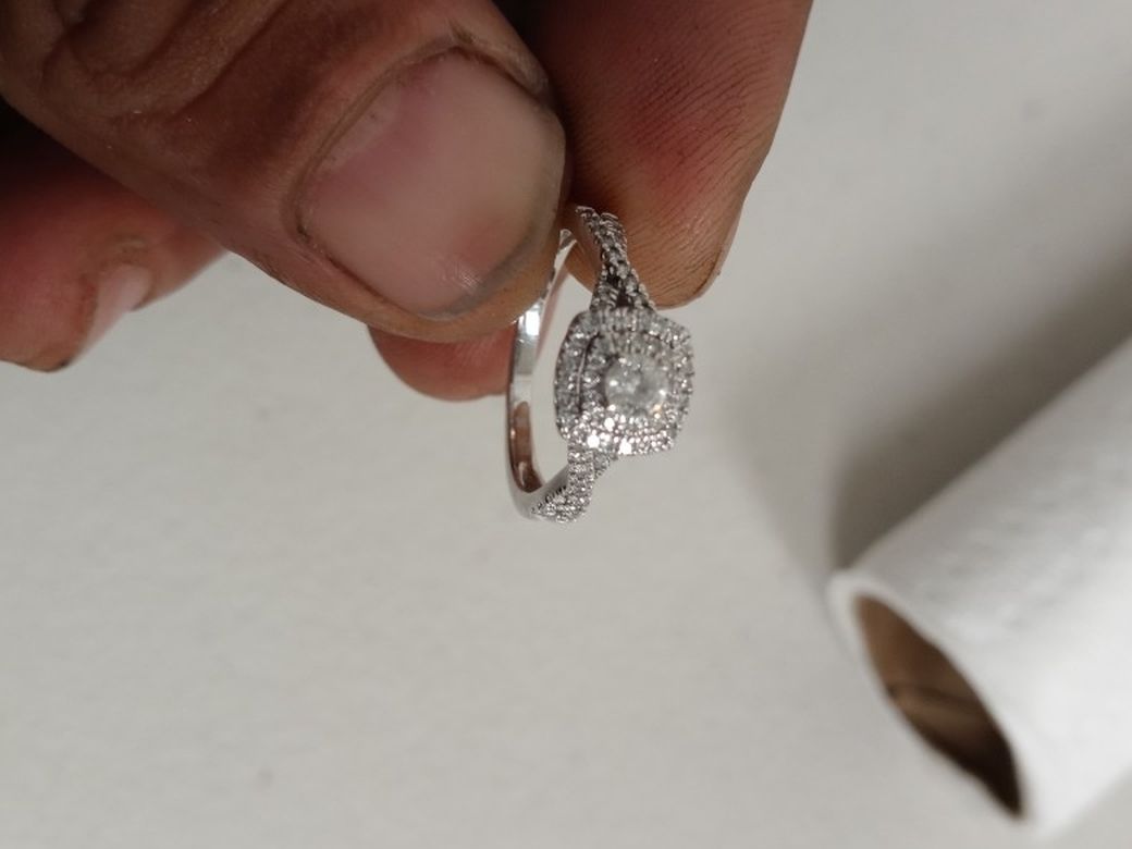 1 Carat Diamond 10k White Gold Engagement Ring