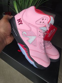 Jordan 5 Retro
Awake NY Arctic Pink