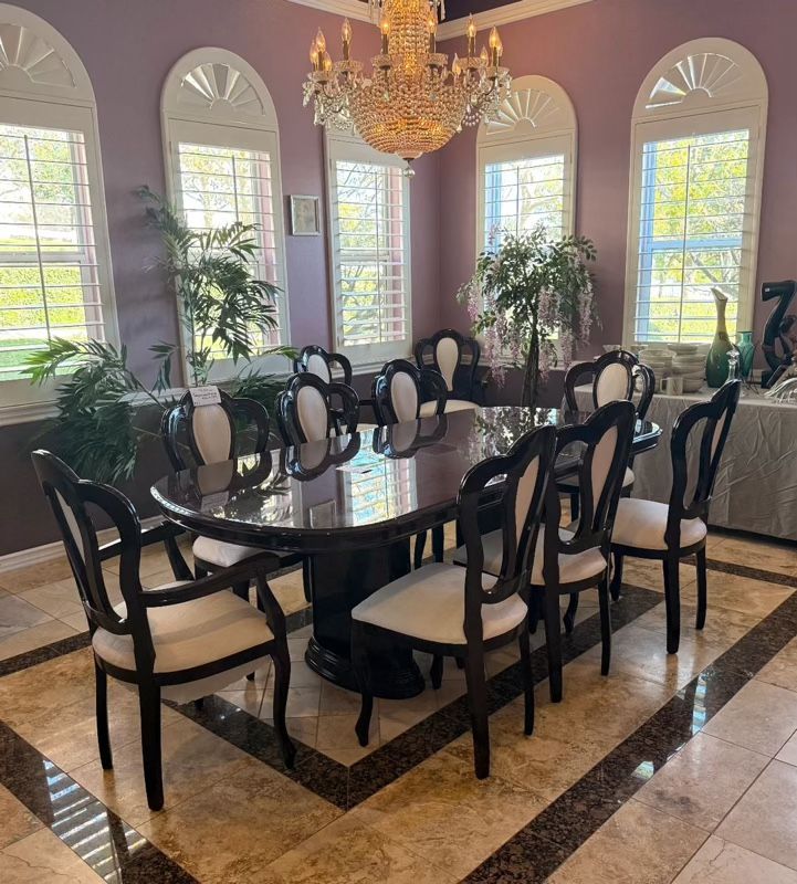 Dining Room Table Chairs And Hutch