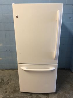 White Bottom Freezer Refrigerator