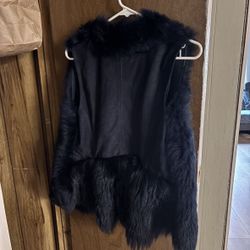 LOW PRICE MOVING- NWOT $990 + TAX RETAIL NORDSTROM FOX FUR VEST
